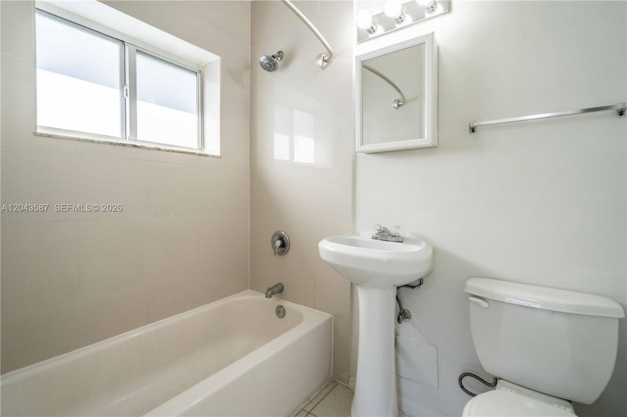 666 NE 80th St , Unit 6, Miami, FL 33138 Photo