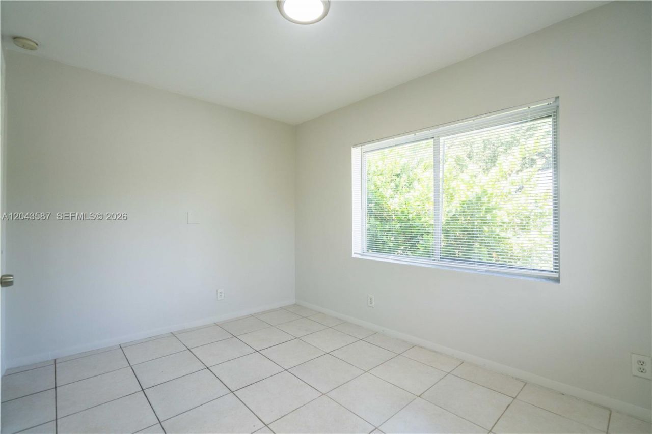 666 NE 80th St , Unit 6, Miami, FL 33138 Photo