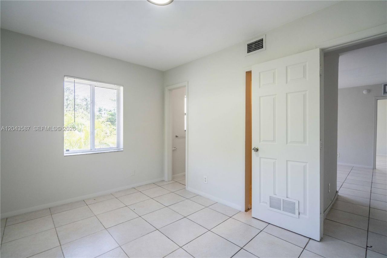 666 NE 80th St , Unit 6, Miami, FL 33138 Photo