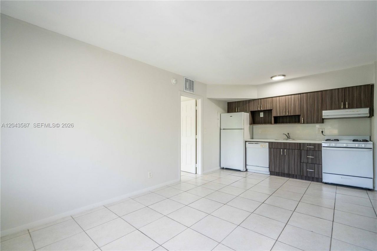 666 NE 80th St , Unit 6, Miami, FL 33138 Photo