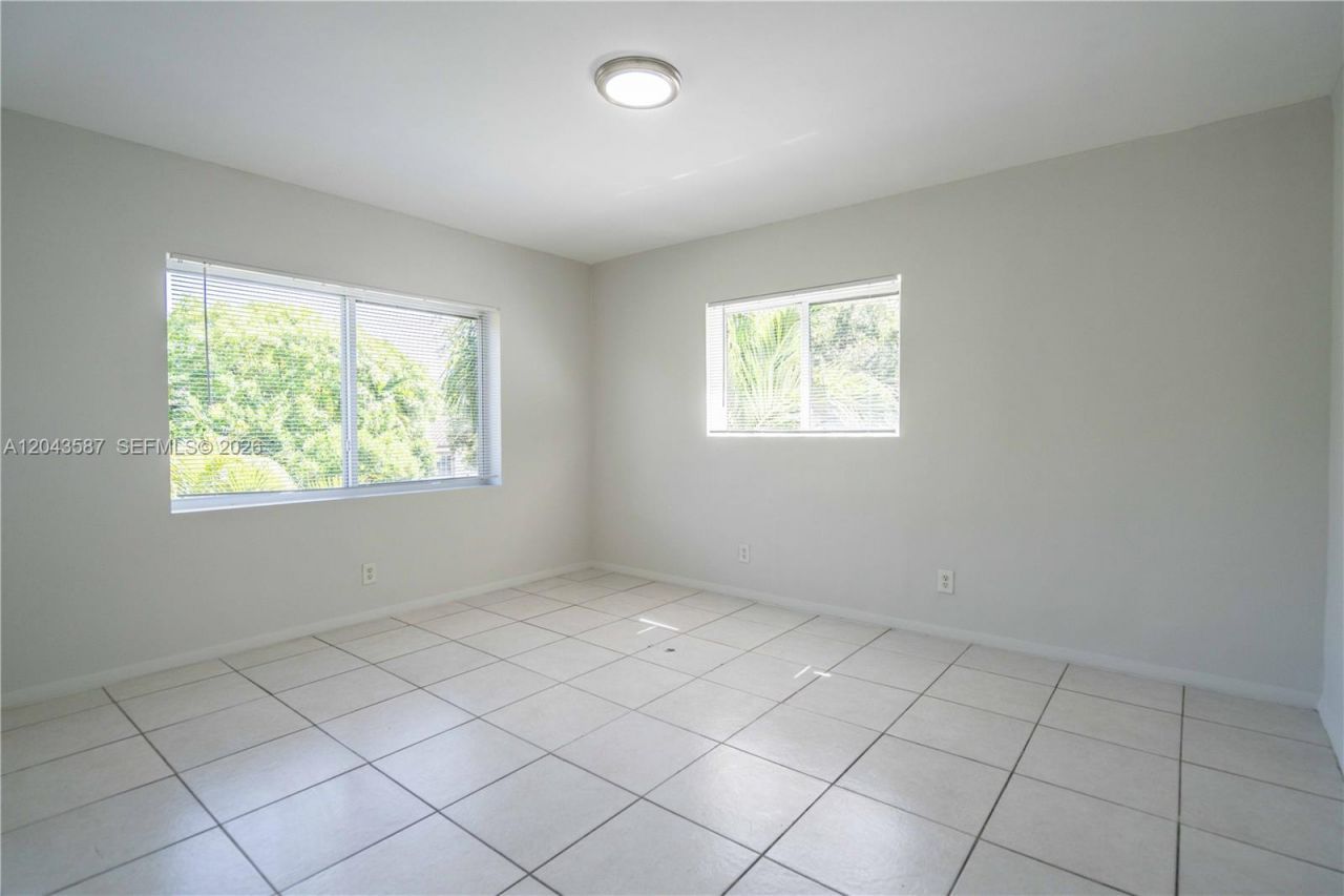 666 NE 80th St , Unit 6, Miami, FL 33138 Photo