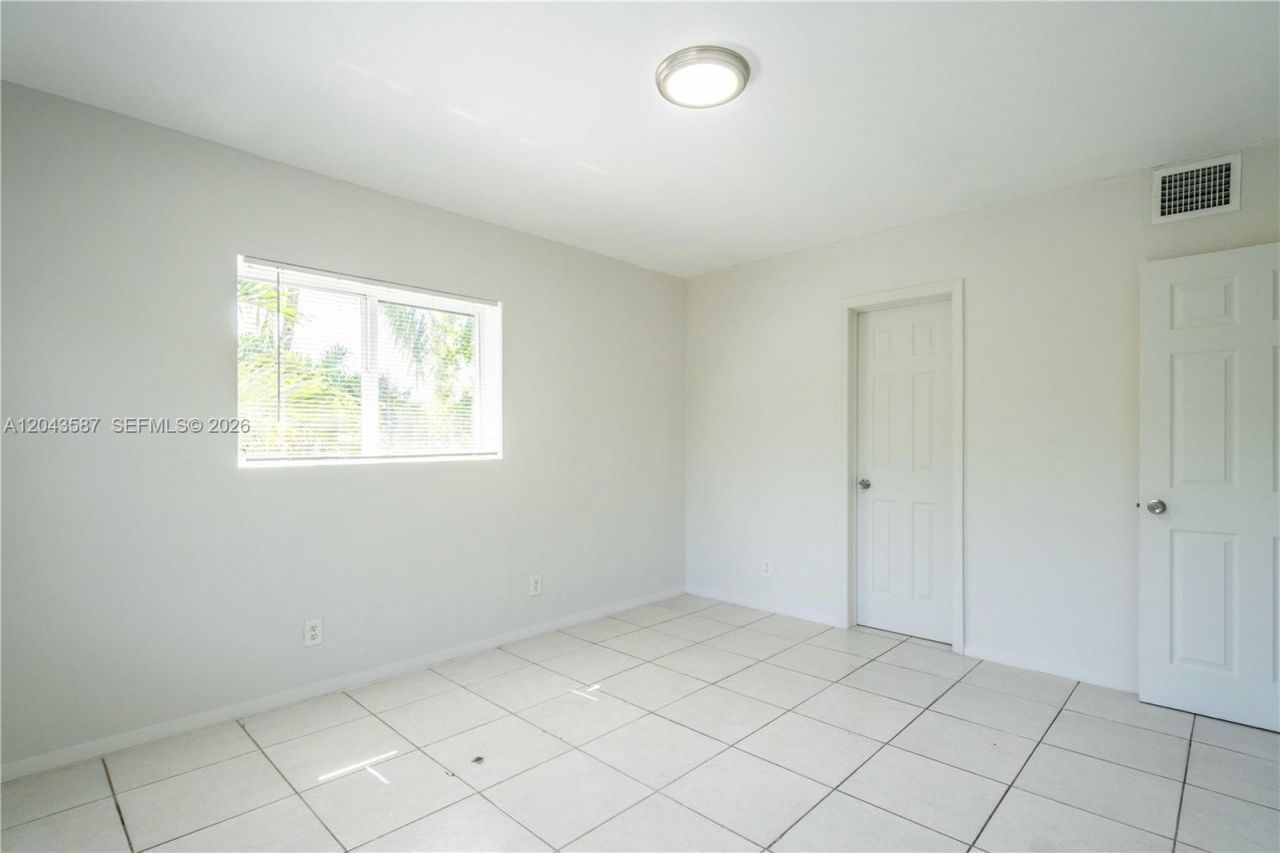 666 NE 80th St , Unit 6, Miami, FL 33138 Photo