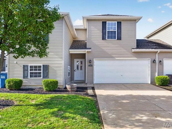 906 Arapaho Drive, Warrenton, MO 63383