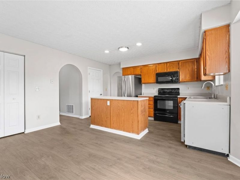 328 Regency Avenue, Pataskala, OH 43062 Photo 13