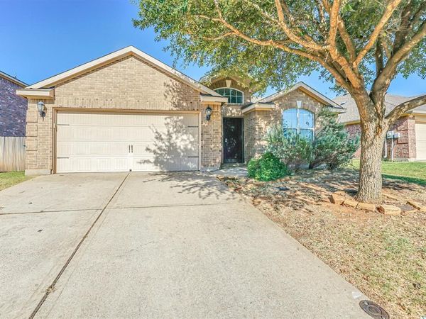 617 Canoe Way, Crowley, TX 76036