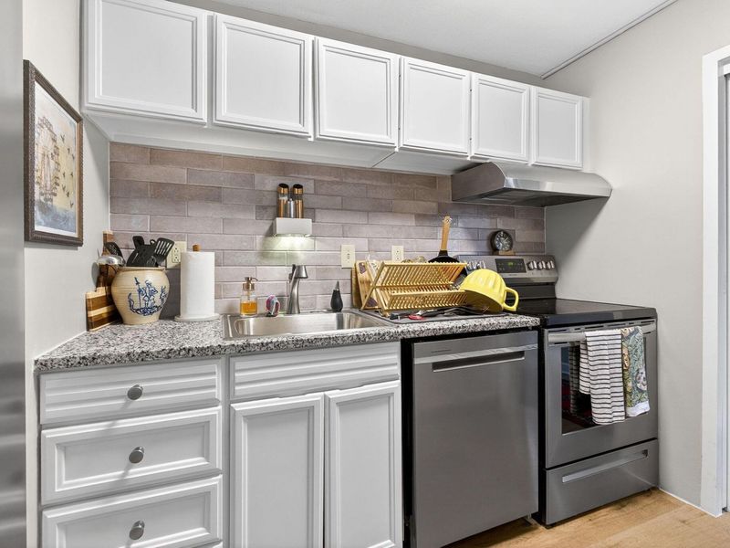 1000 Urlin Avenue, Unit 209, Columbus, OH 43212 Photo 17