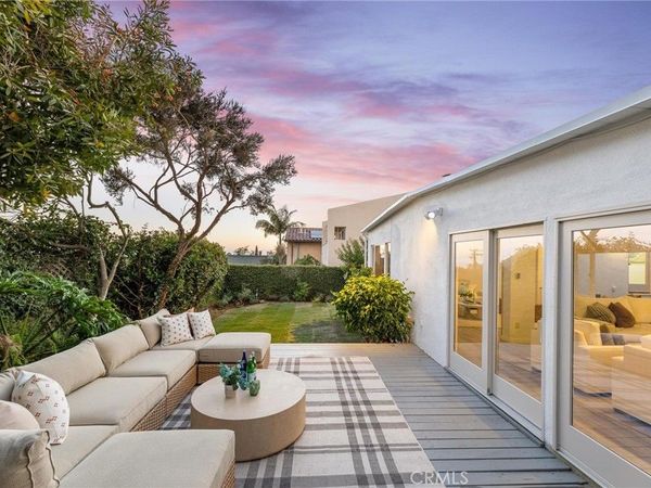 1136 8th Street, Hermosa Beach, CA 90254