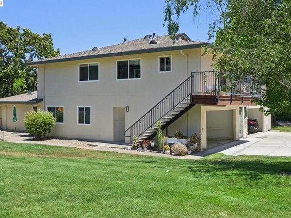 2122 Arroyo Ct, Unit 2, Pleasanton, CA 94588
