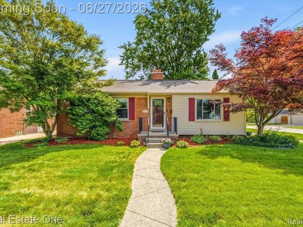 9900 Brookfield Street, Livonia, MI 48150