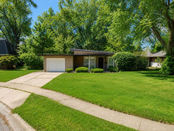4 Wayne Court , Park Forest, IL 60466