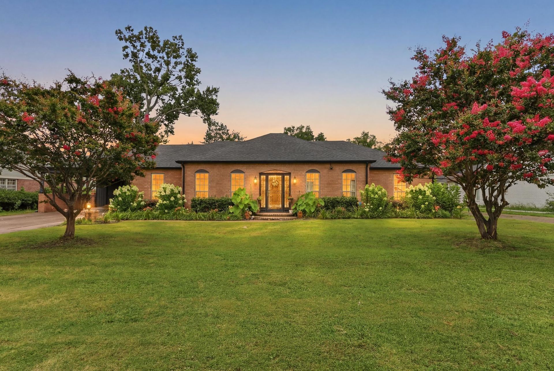 5739 ASHBRIAR AVE Memphis, TN 38120