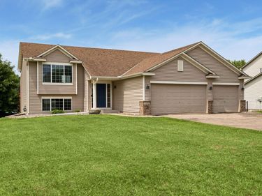 2431 Big Oak Lane, Mayer, MN 55360