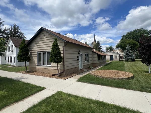 214 E Main Street, Belle Plaine, MN 56011