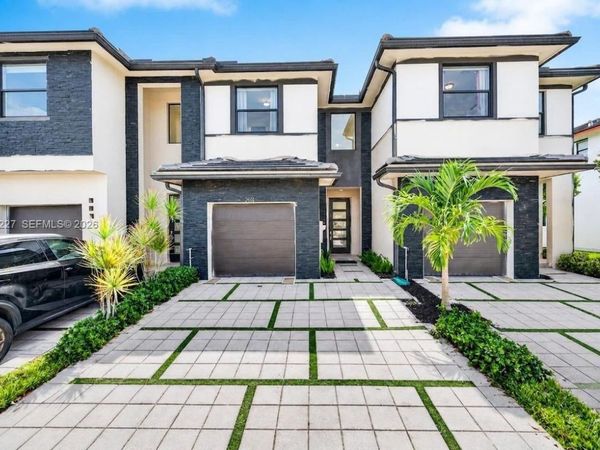 15841 NW 91st Ct , Miami Lakes, FL 33018