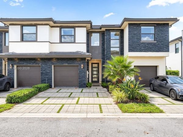 15841 NW 91st Ct , Miami Lakes, FL 33018