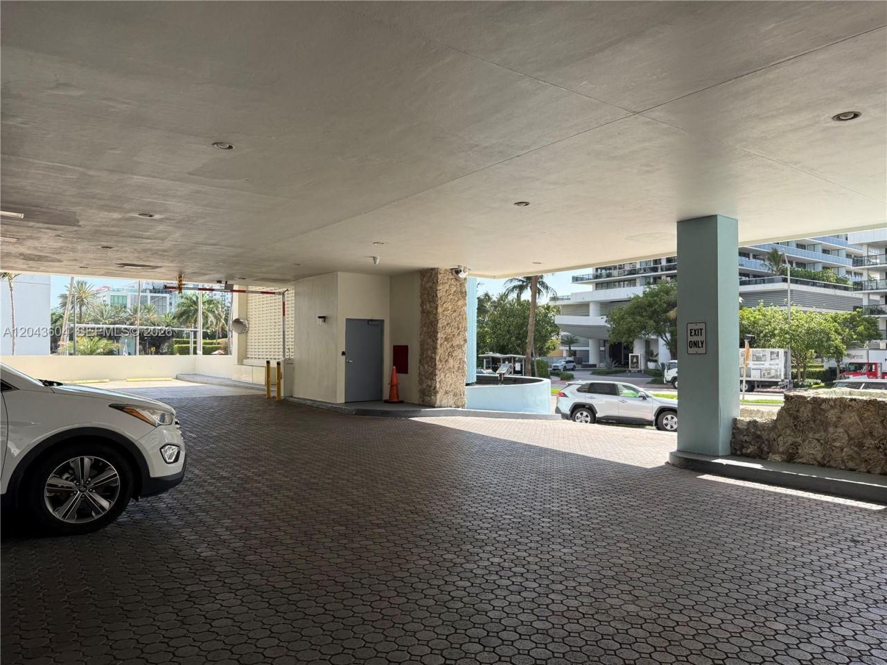 5838 Collins Ave, Unit 15H, Miami Beach, FL 33140 Photo