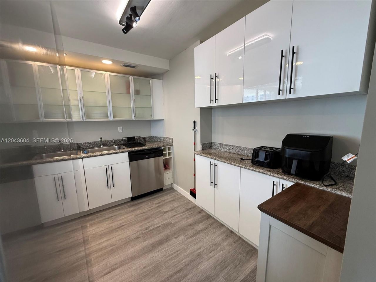 5838 Collins Ave, Unit 15H, Miami Beach, FL 33140 Photo