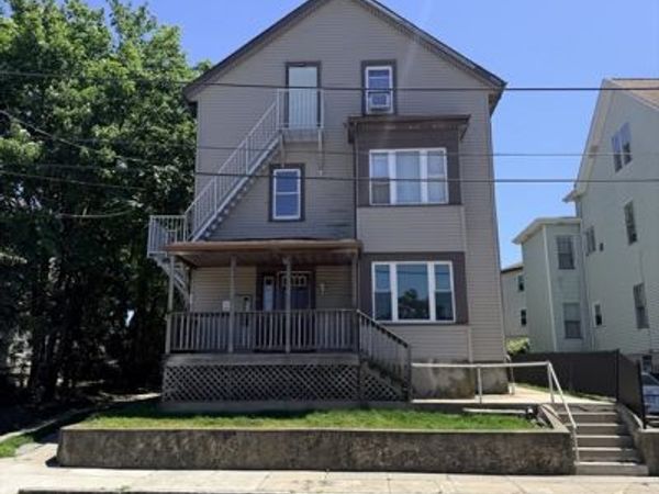 48 Tuttle St, Fall River, MA 02724