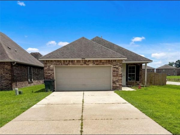 402 CYPRESS GARDEN Drive, Houma, LA 70364