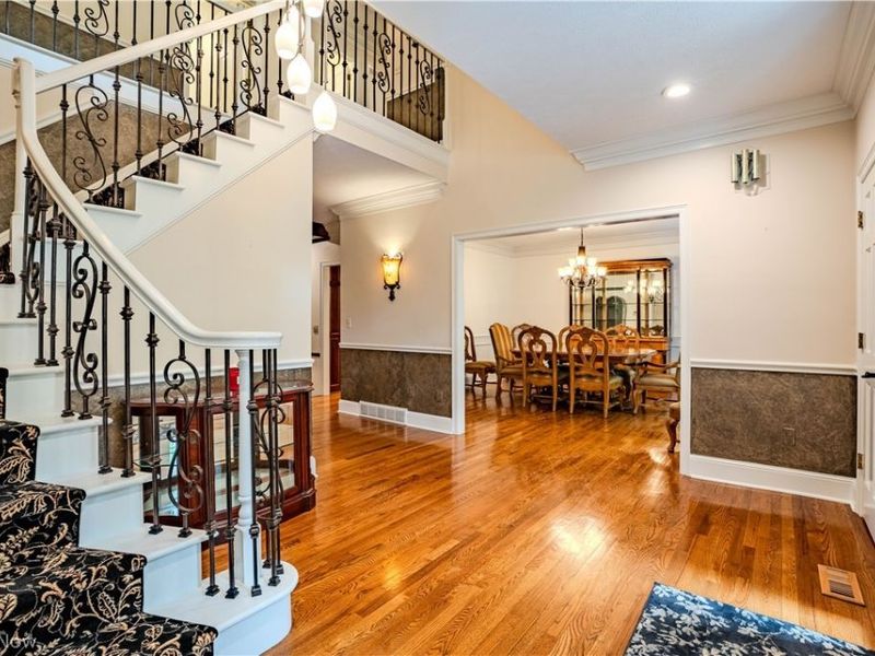 17504 Willow Wood Drive, Strongsville, OH 44136 Photo 4