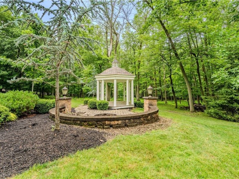 17504 Willow Wood Drive, Strongsville, OH 44136 Photo 47