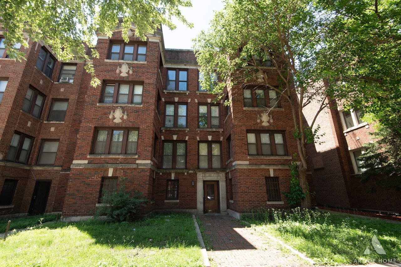 6830 S Paxton Avenue, Unit 3A, Chicago, IL 60649 Main Photo
