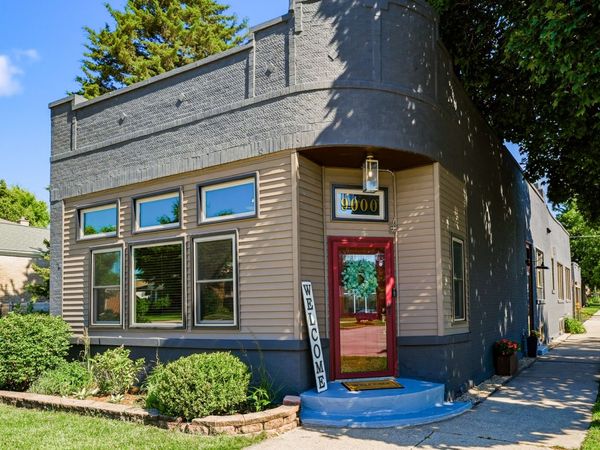 9000 Monroe Avenue , Brookfield, IL 60513
