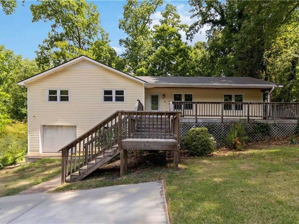 606 Echo Lane , Woodstock, GA 30189