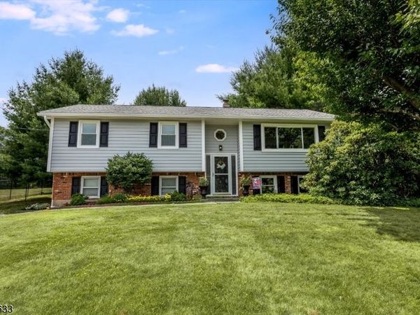 25 Kenmar Rd, Mount Olive, NJ 07828