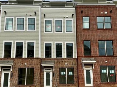 13817 CHRISSWIND AVENUE , WOODBRIDGE, VA 22191