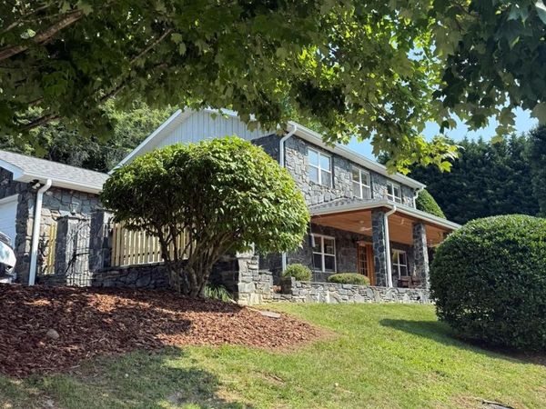 195 Oak Lane , Mars Hill, NC 28754