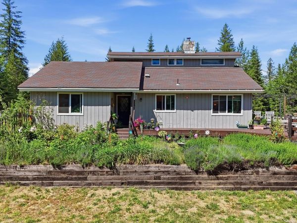 851 Balcom Rd, Newport, WA 99156