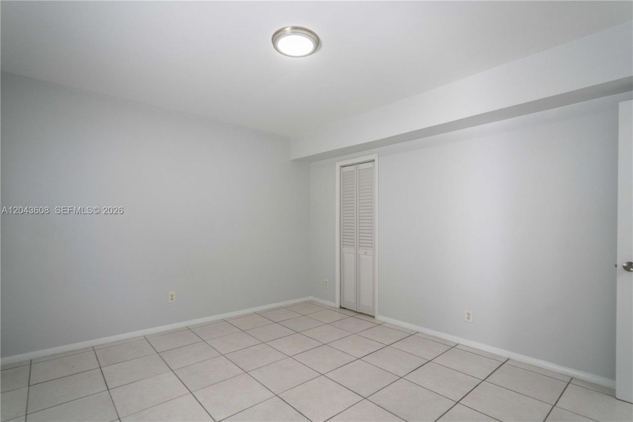 666 NE 80th St , Unit 8, Miami, FL 33138 Photo