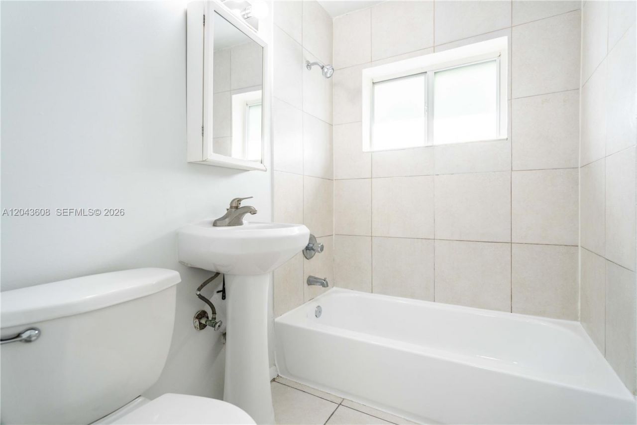 666 NE 80th St , Unit 8, Miami, FL 33138 Photo