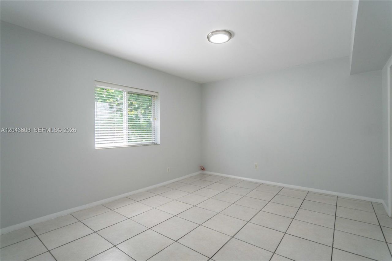 666 NE 80th St , Unit 8, Miami, FL 33138 Photo