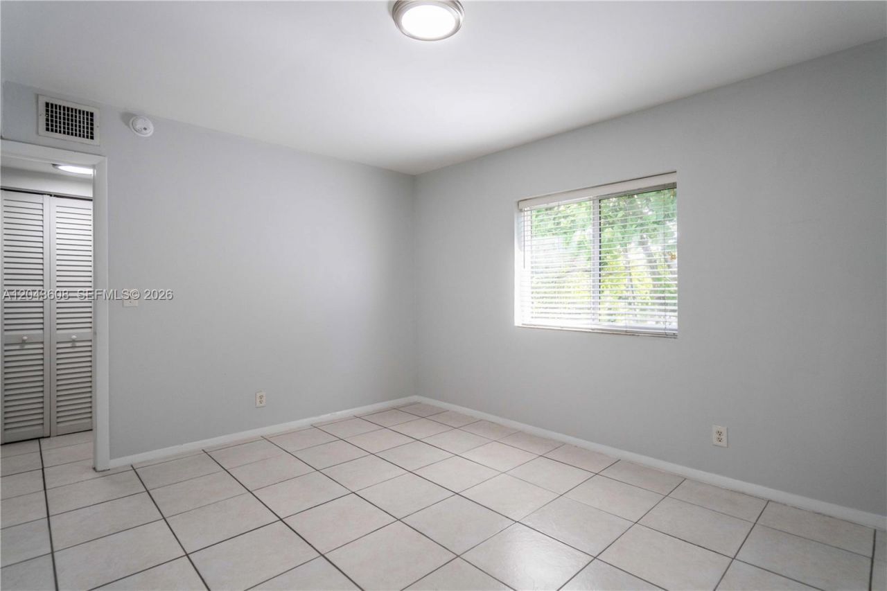 666 NE 80th St , Unit 8, Miami, FL 33138 Photo