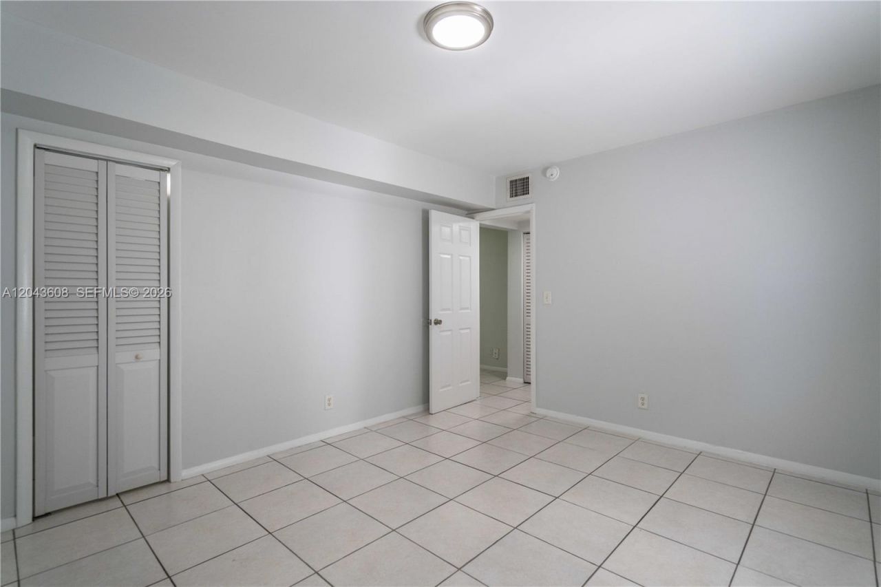 666 NE 80th St , Unit 8, Miami, FL 33138 Photo