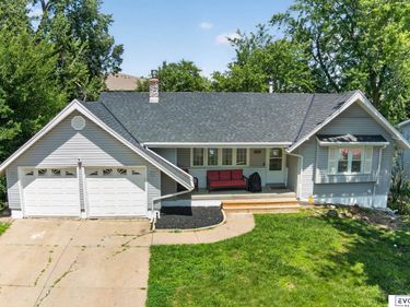 7141 Wood Lane Drive, La Vista, NE 68128