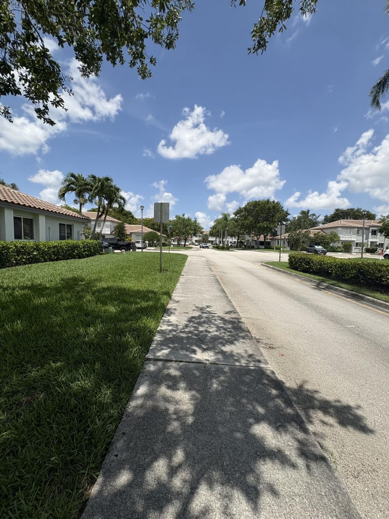 702 NW 208th Terrace, Pembroke Pines, FL 33029 Photo