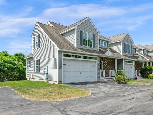 5 Pelton Way, Unit 10, Hampton Falls, NH 03844