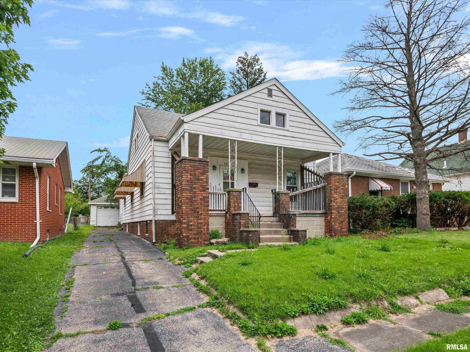 621 Wood Avenue, Springfield, IL 62702 Main Photo