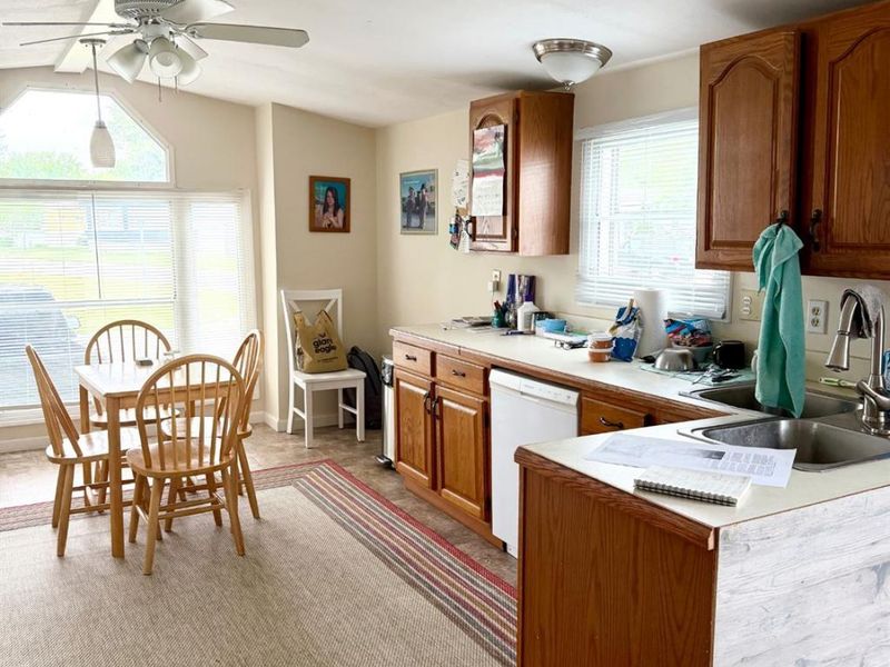 226 N Compass Drive, Vermilion, OH 44089 Photo 9