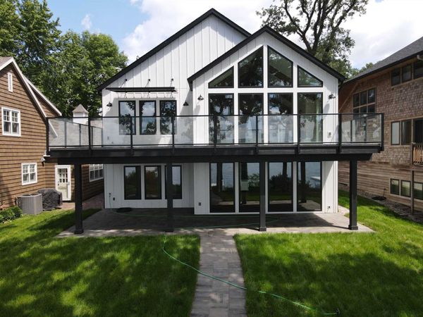 2105 Lakeshore Drive, Okoboji, IA 51355