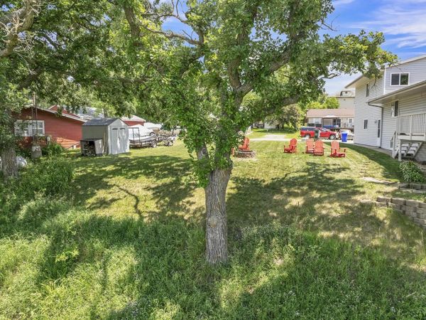 16213 256th Avenue , Spirit Lake, IA 51360