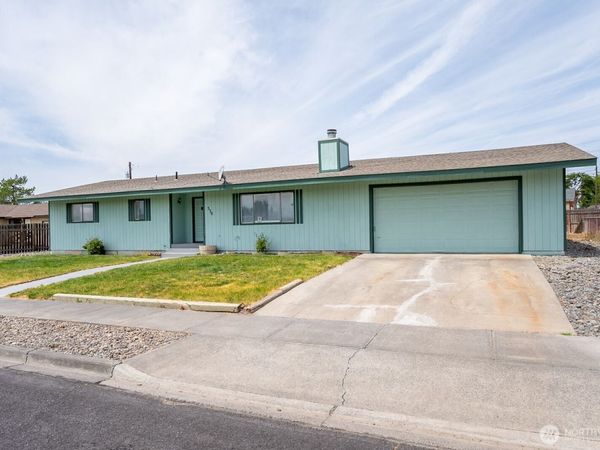 530 W Crest, Moses Lake, WA 98837