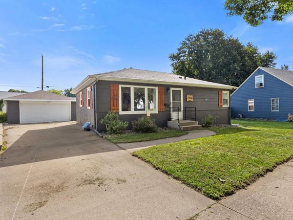 1416 E 22nd St, Sioux Falls, SD 57105