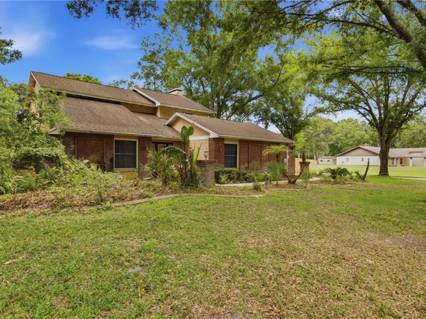 25520 OAKS BOULEVARD , LAND O LAKES, FL 34639