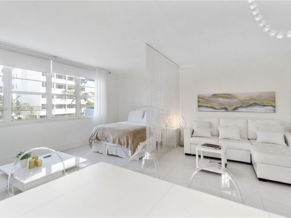 100 Lincoln Rd , Unit 306, Miami Beach, FL 33139