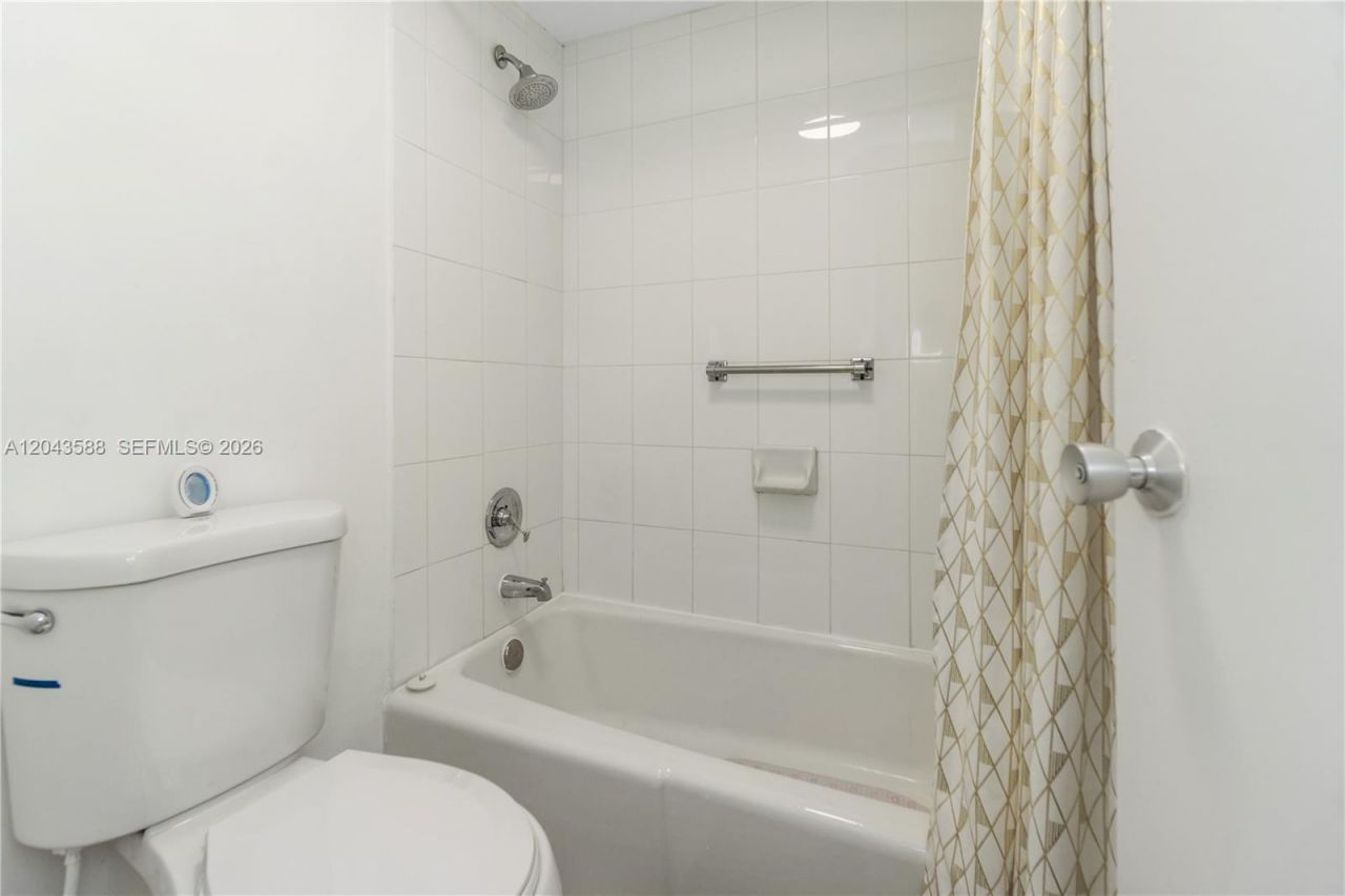 100 Lincoln Rd , Unit 306, Miami Beach, FL 33139 Photo