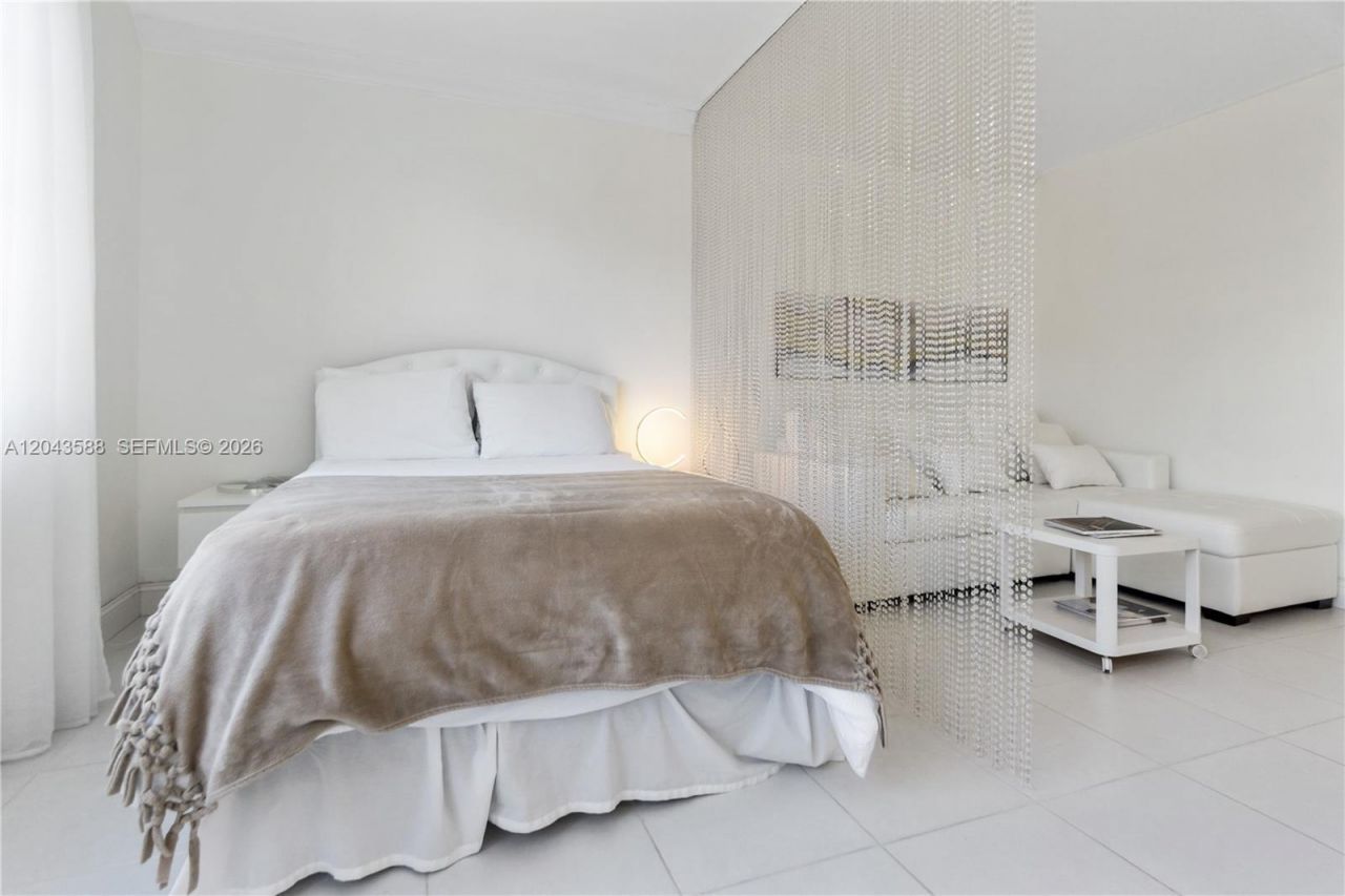 100 Lincoln Rd , Unit 306, Miami Beach, FL 33139 Photo